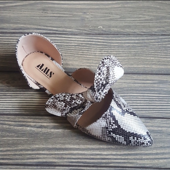 Snakeskin flats - Picture 2 of 5